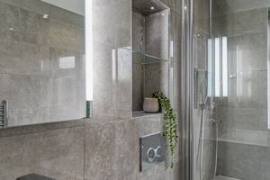 Family Bathroom- click for photo gallery